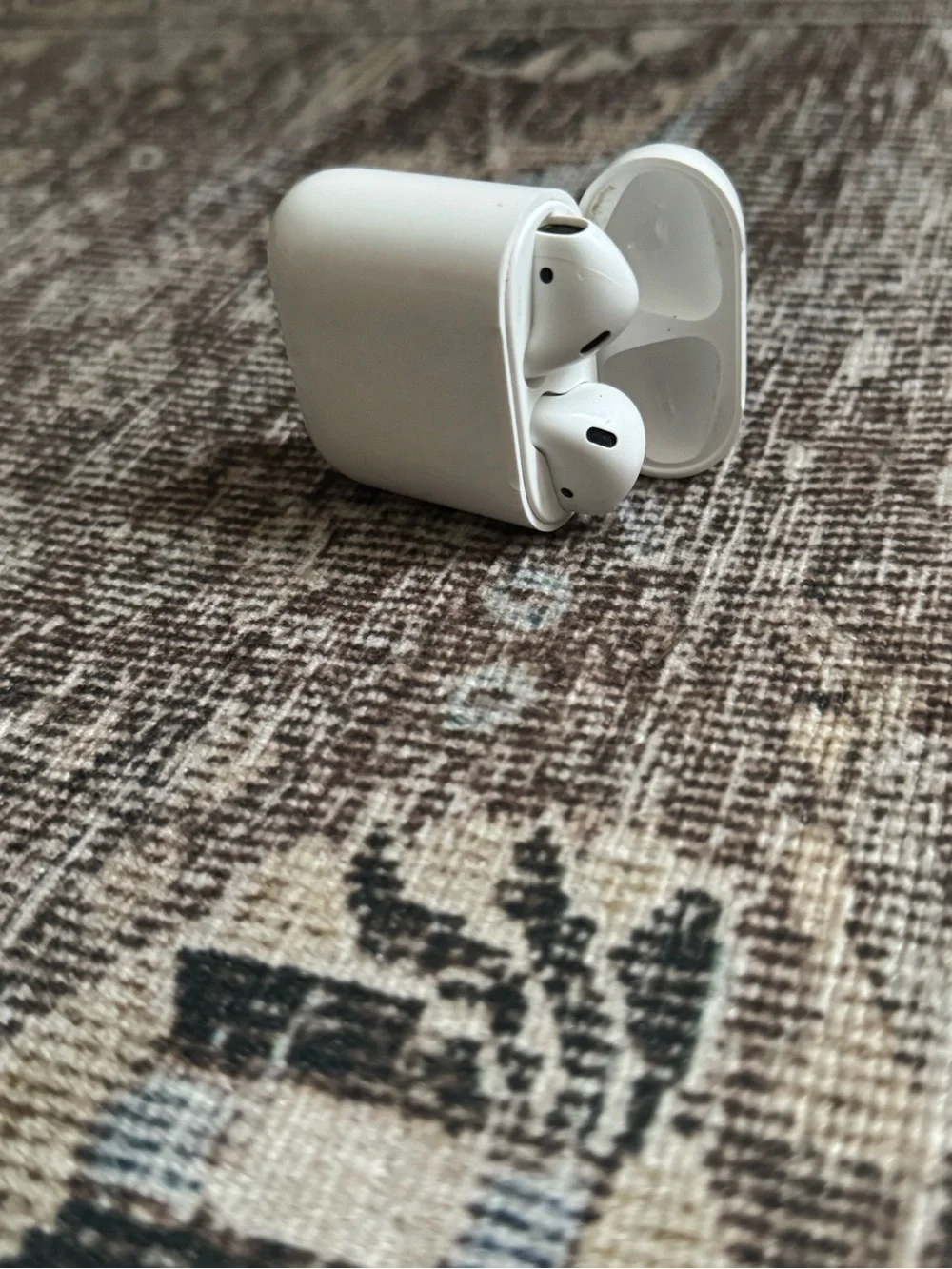 Apple White AirPods wireless